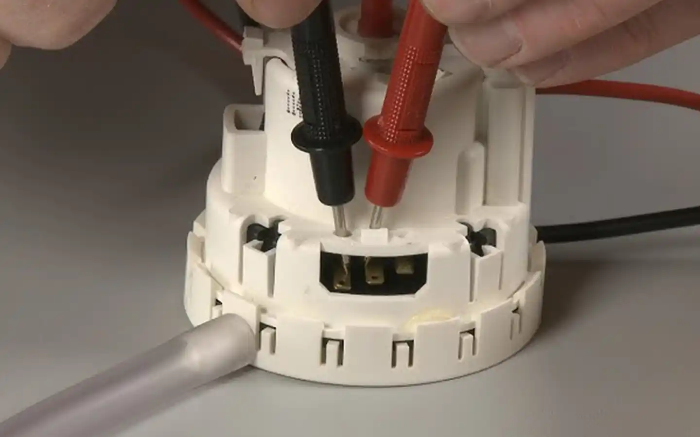 تعمیر فوری سوئیچ فشار لباسشویی در مشهد