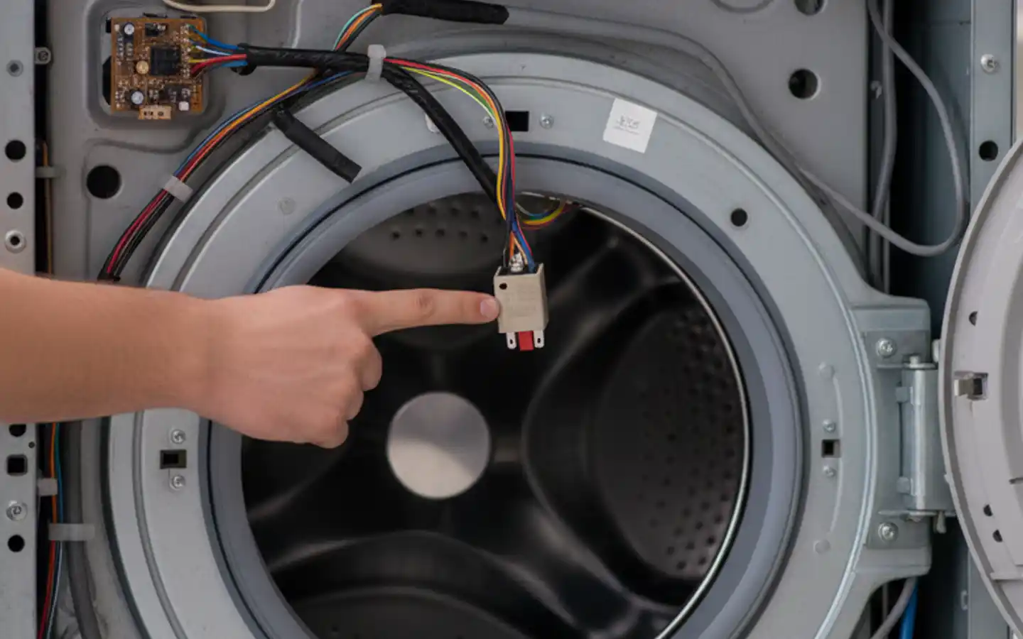 تست میکروسوییچ با مولتیمتر